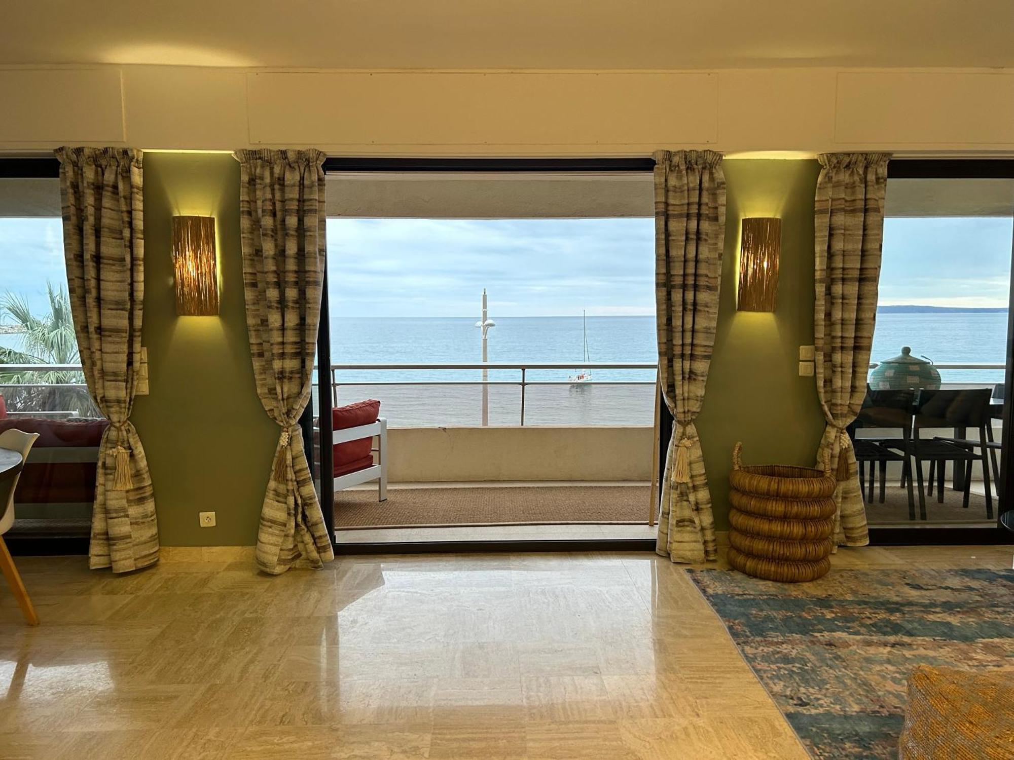 Premium Sea Front Apartment Le Lavandou Zewnętrze zdjęcie